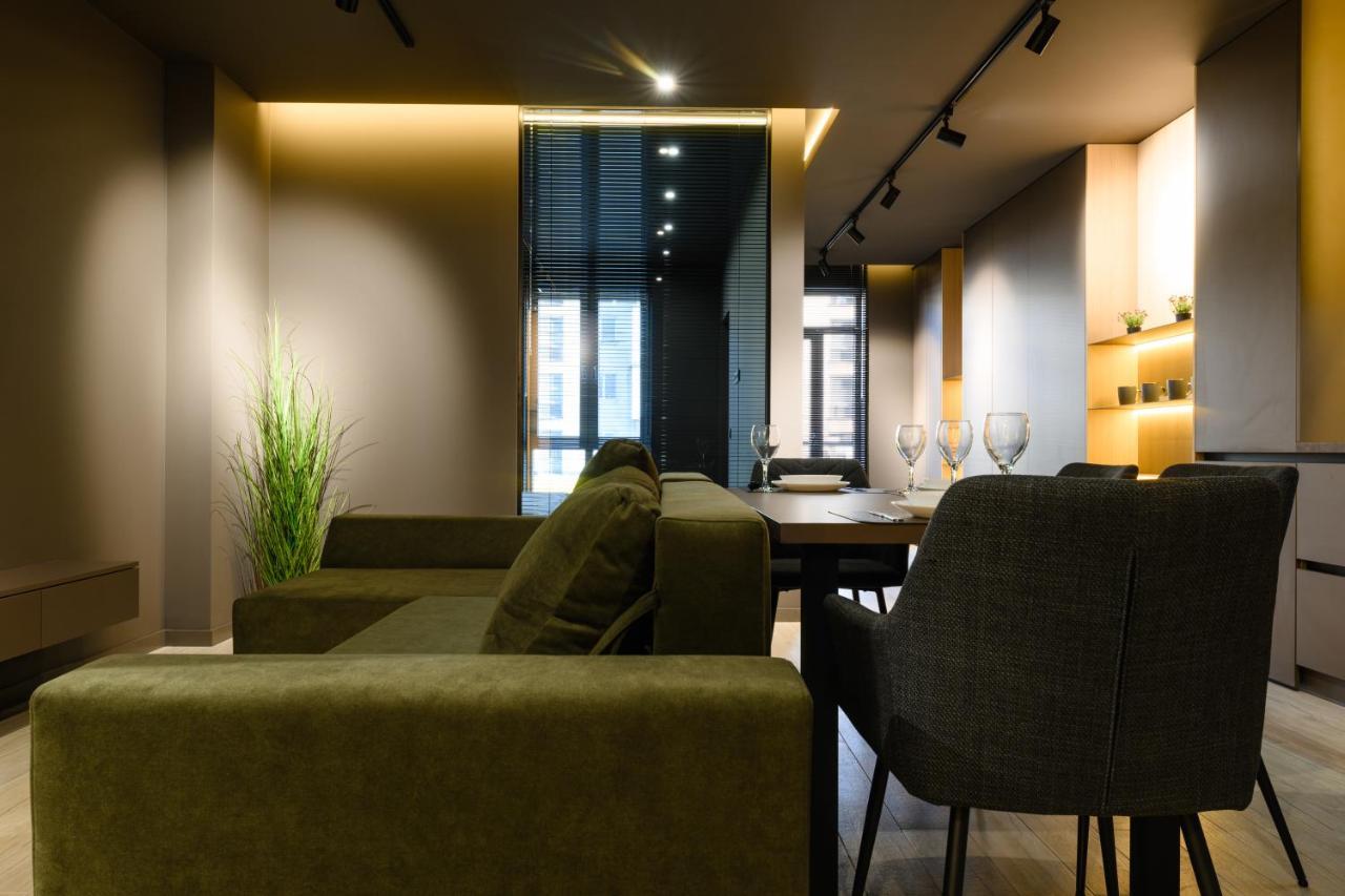 Luxury Apartments-Belochka 乌日霍罗德 外观 照片