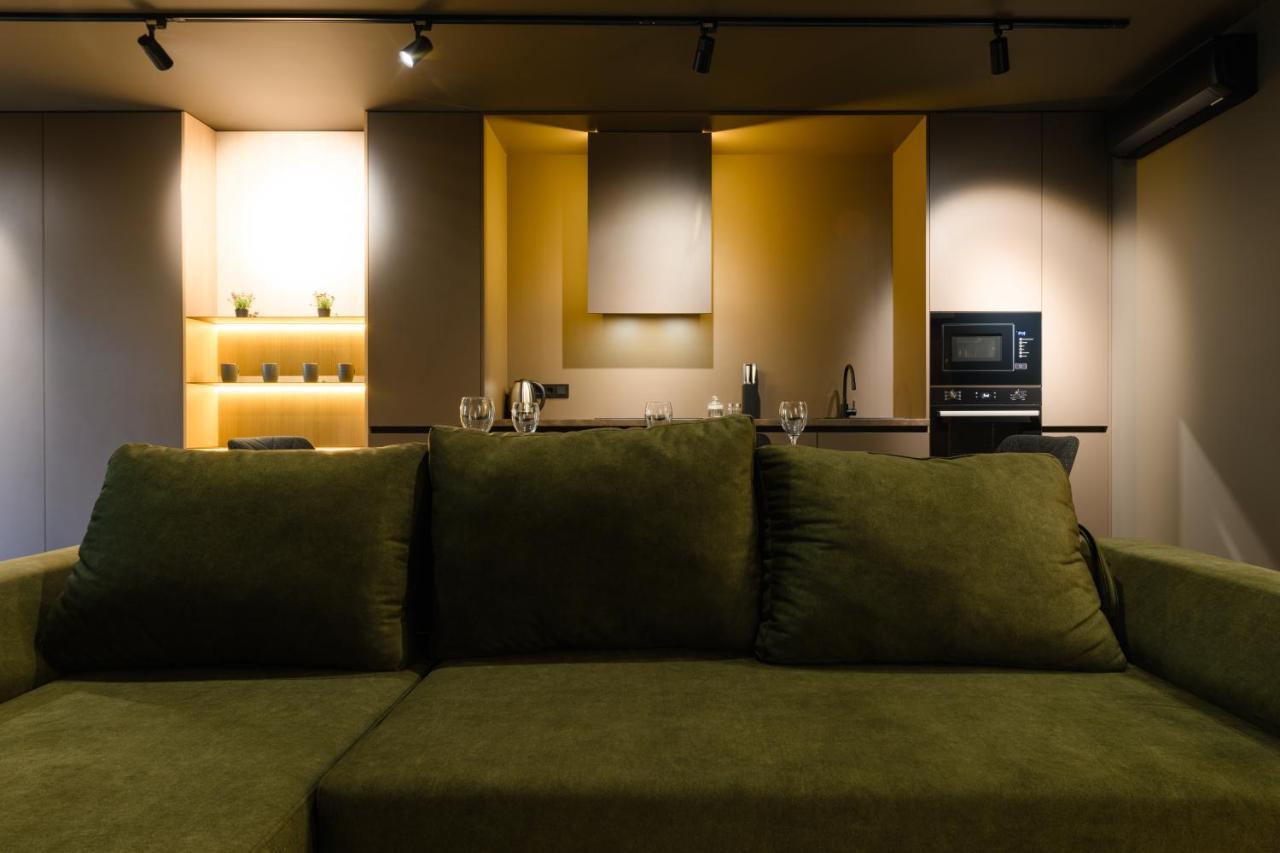 Luxury Apartments-Belochka 乌日霍罗德 外观 照片